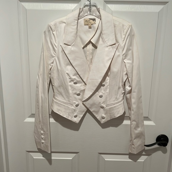 2/$30 Elizabeth and James White Blazer - Picture 1 of 6
